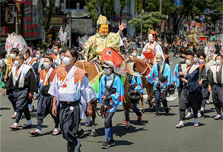 やまや賞_エビス夫婦にこやか行進_吉村彪